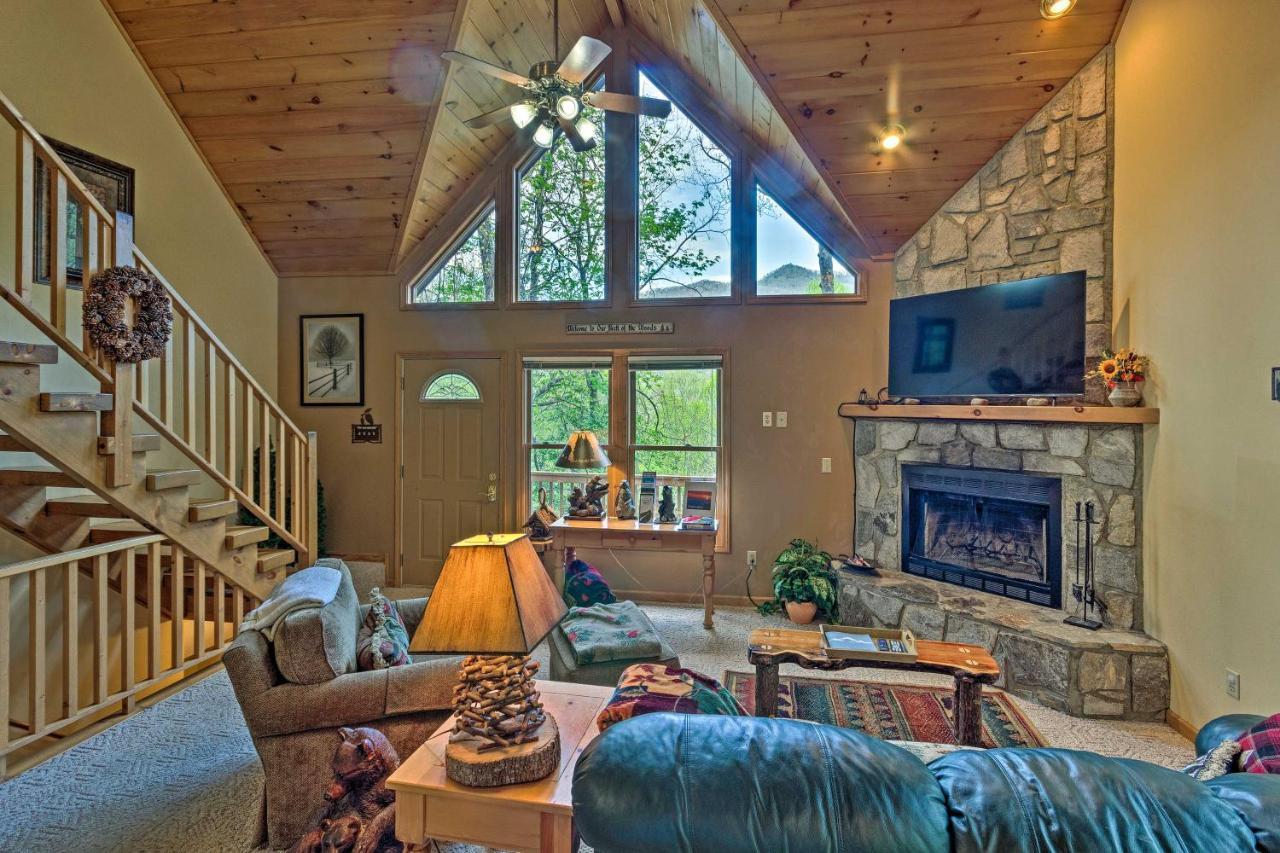Spacious Maggie Valley Cabin With Hot Tub And Mtn View エクステリア 写真