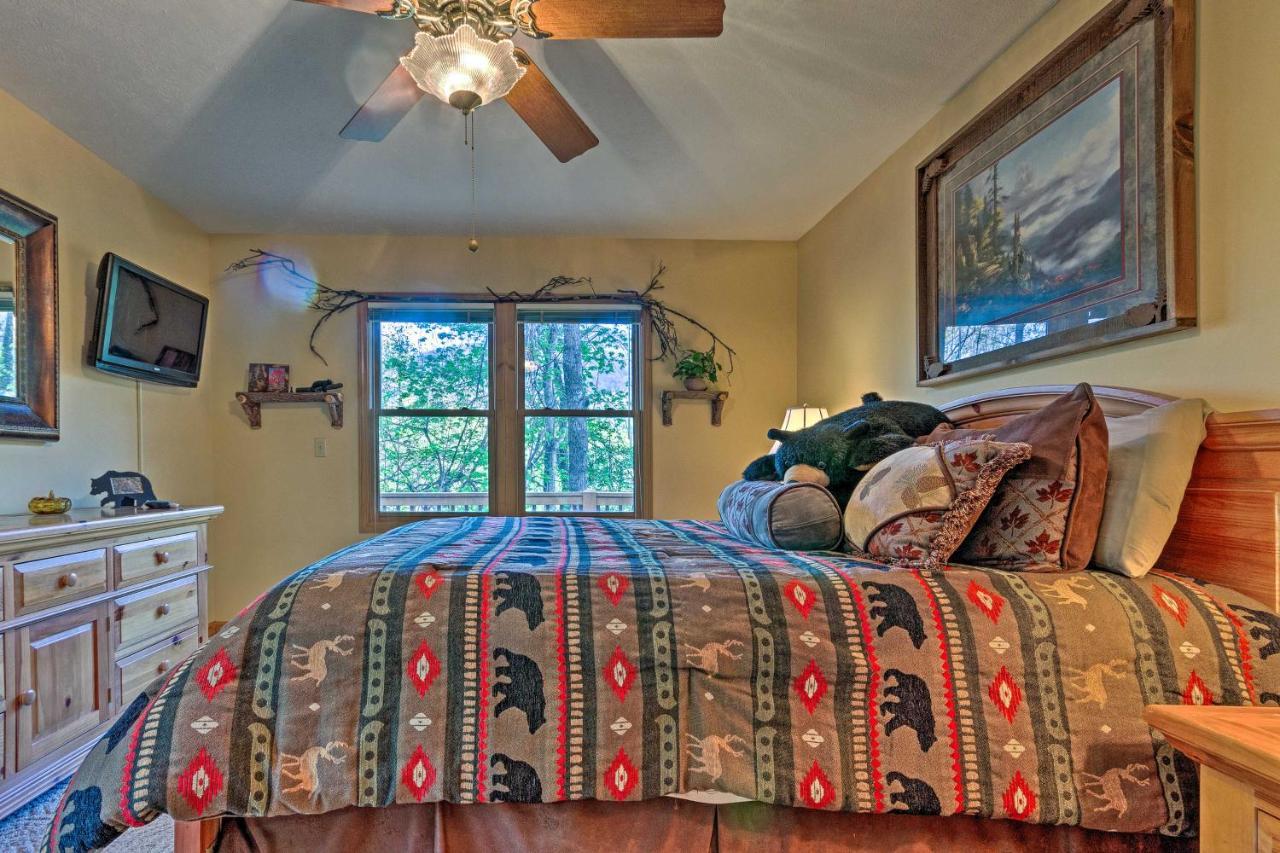 Spacious Maggie Valley Cabin With Hot Tub And Mtn View エクステリア 写真