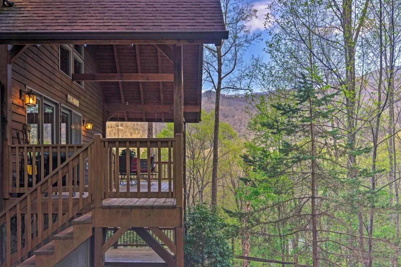 Spacious Maggie Valley Cabin With Hot Tub And Mtn View エクステリア 写真