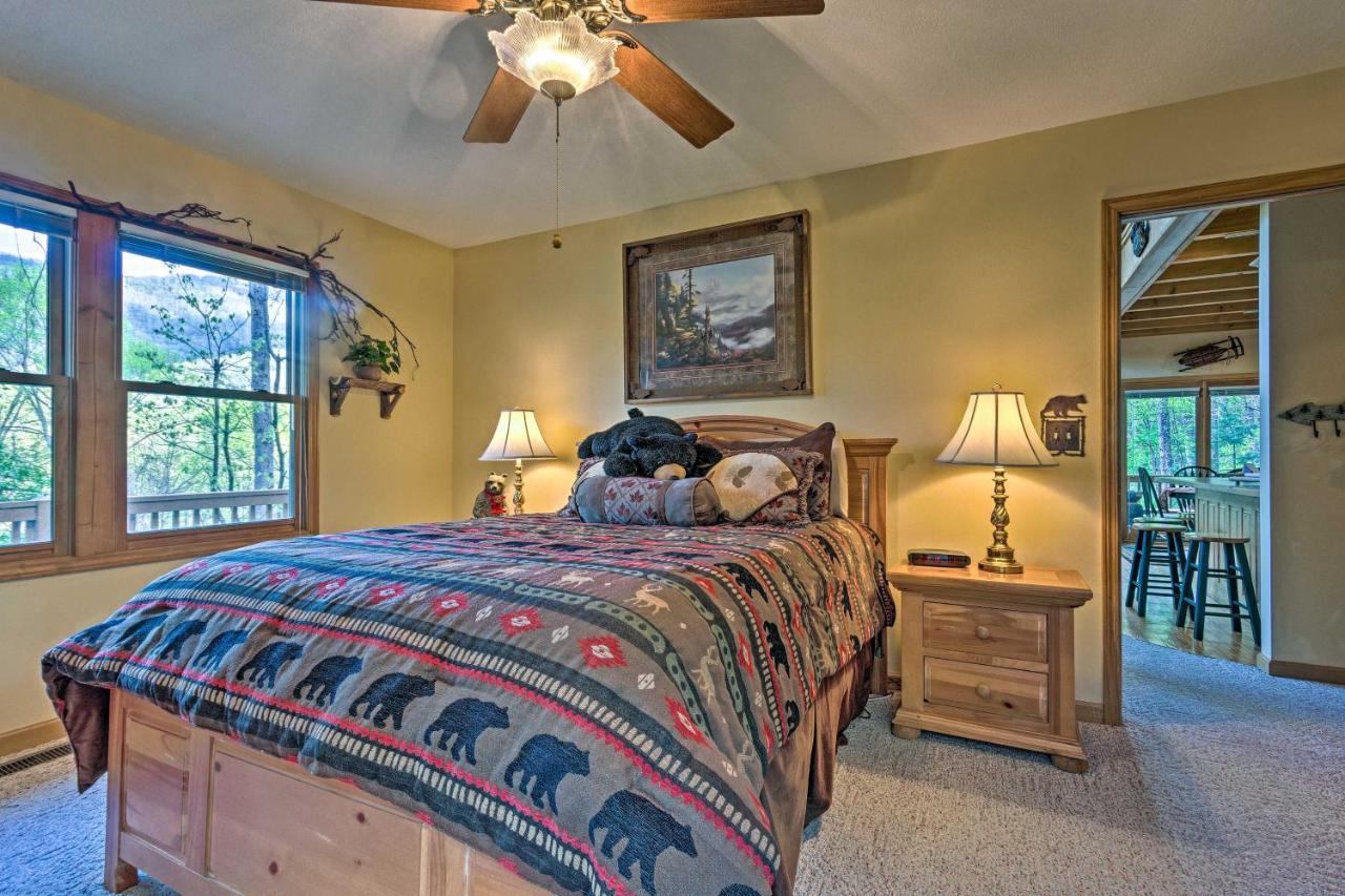 Spacious Maggie Valley Cabin With Hot Tub And Mtn View エクステリア 写真